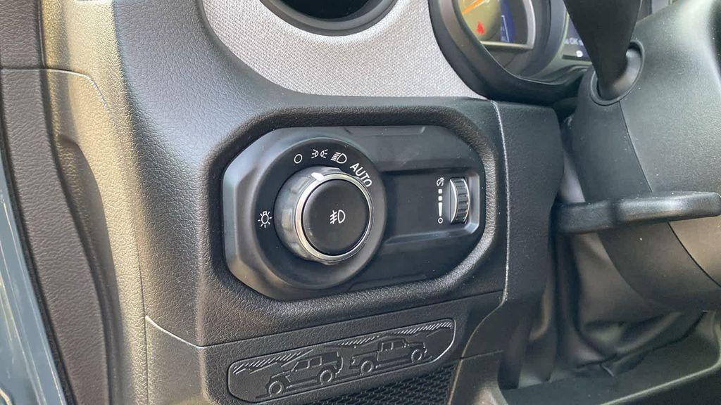 new 2025 Jeep Wrangler car, priced at $40,652
