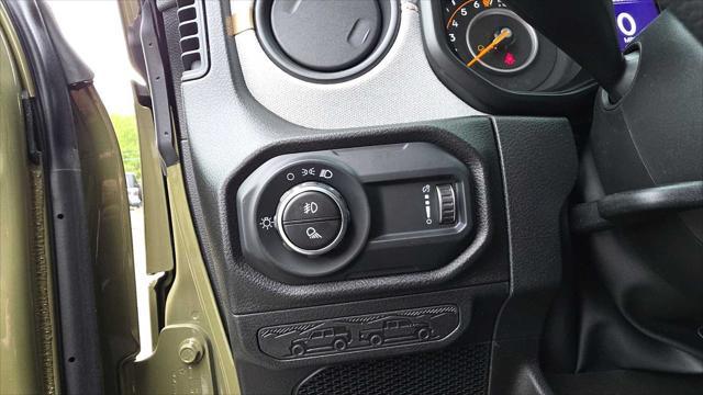 new 2025 Jeep Gladiator car, priced at $40,551
