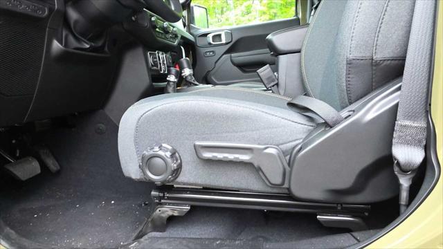 new 2025 Jeep Gladiator car, priced at $40,551