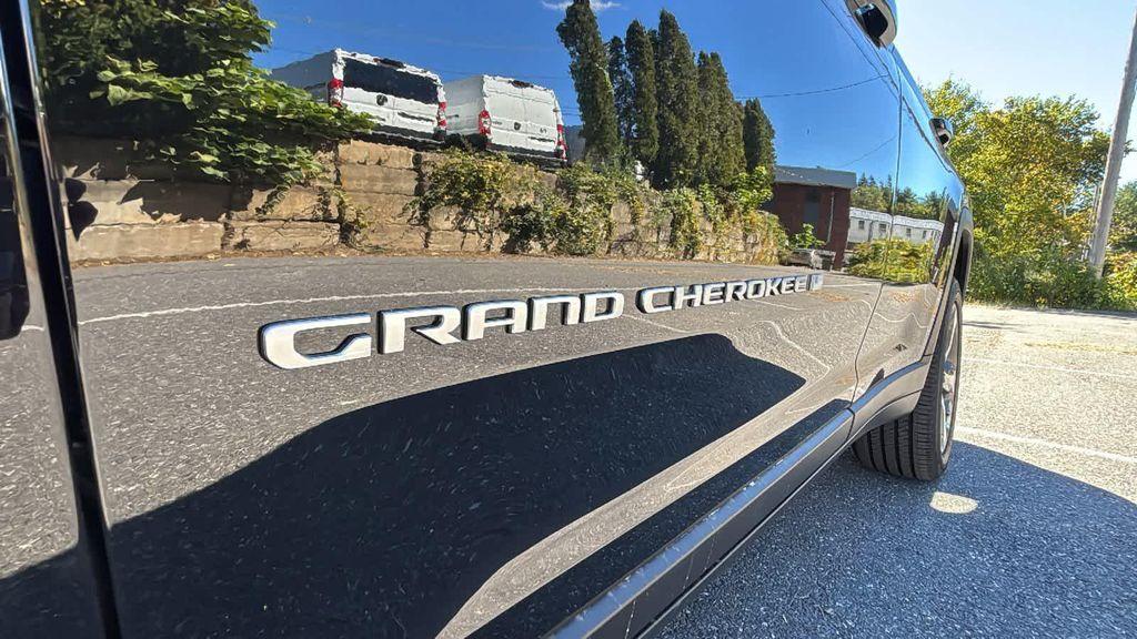 new 2025 Jeep Grand Cherokee car, priced at $51,550