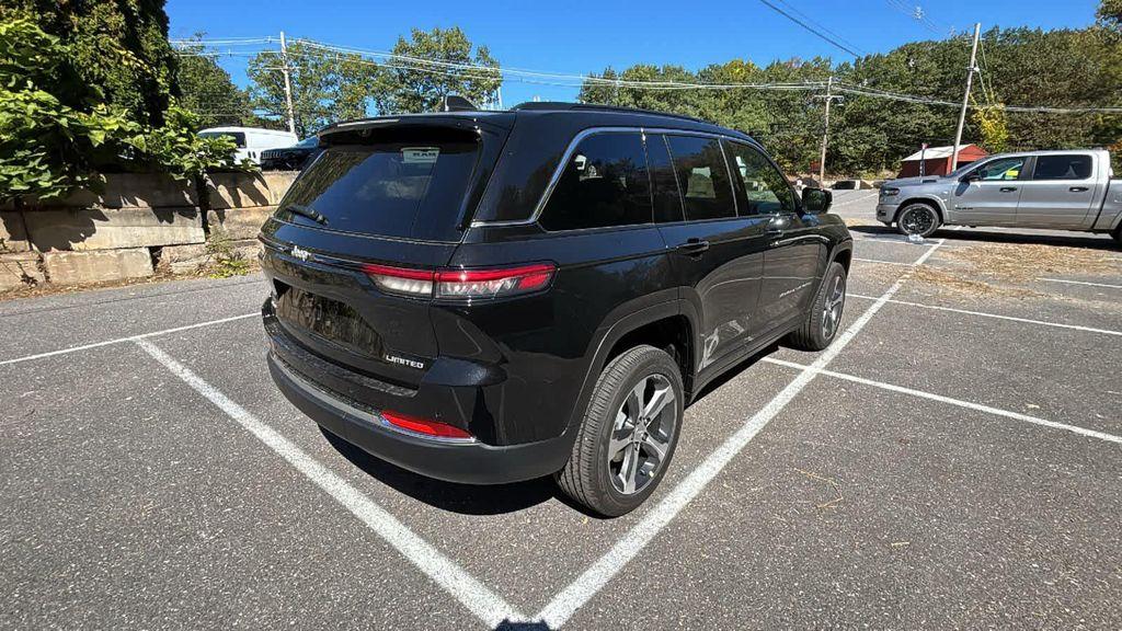 new 2025 Jeep Grand Cherokee car, priced at $51,550
