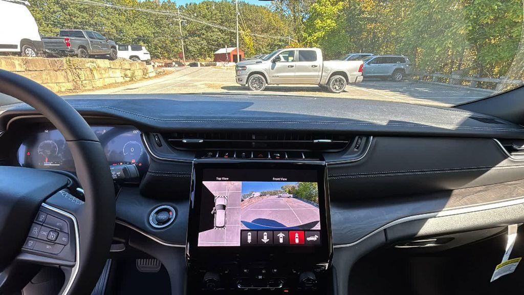 new 2025 Jeep Grand Cherokee car, priced at $51,550