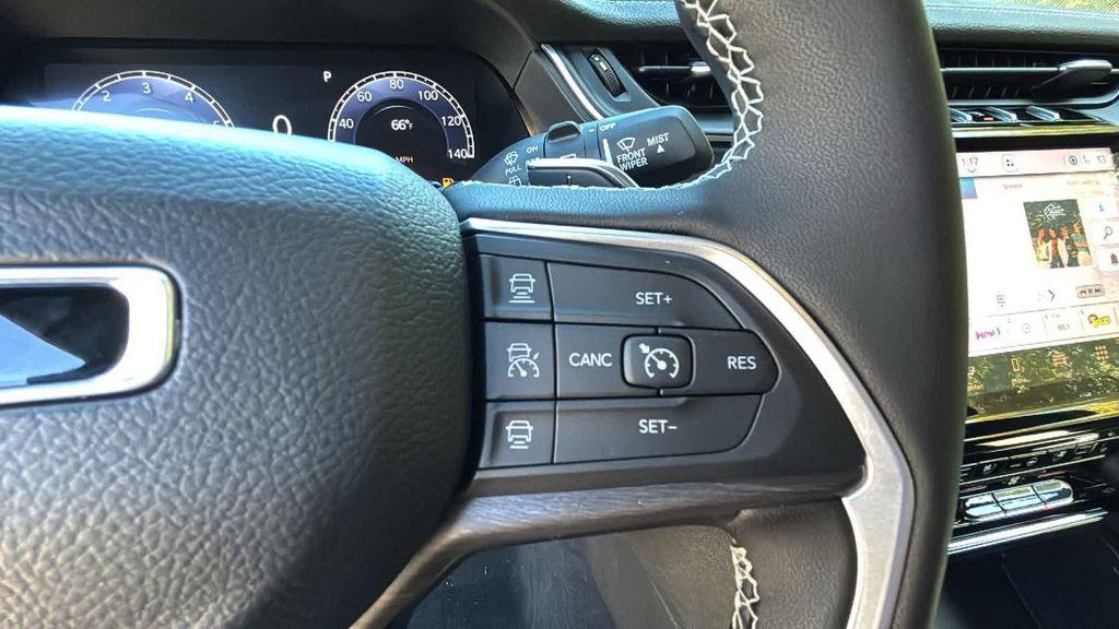new 2025 Jeep Grand Cherokee car, priced at $51,550