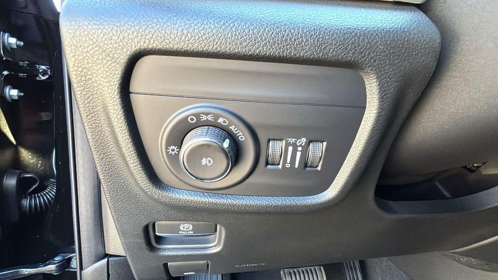 new 2025 Jeep Grand Cherokee car, priced at $51,550