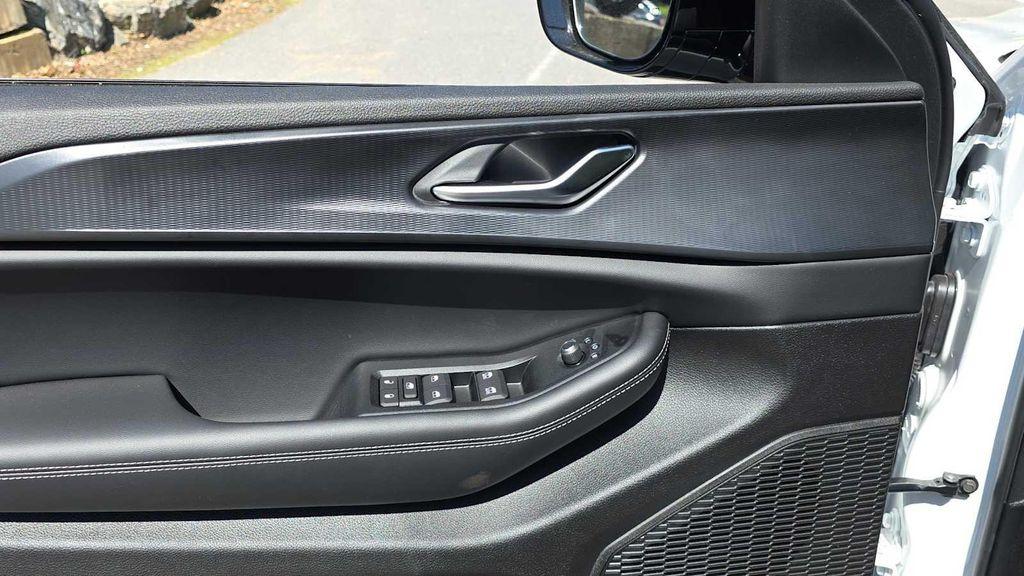 new 2025 Jeep Grand Cherokee L car, priced at $48,413