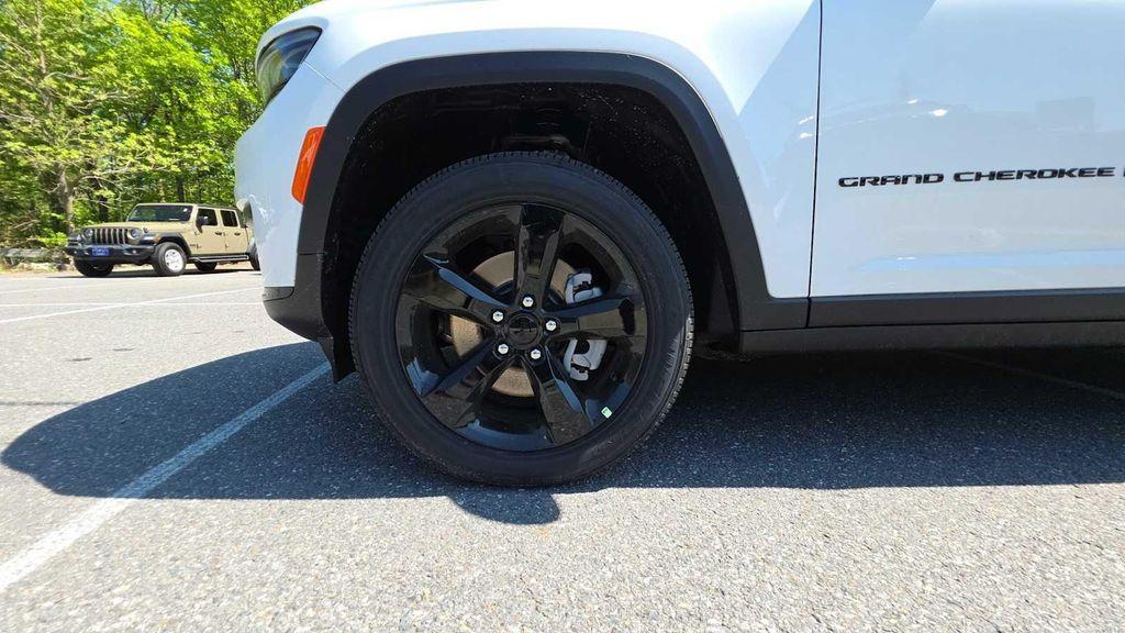 new 2025 Jeep Grand Cherokee L car, priced at $48,413