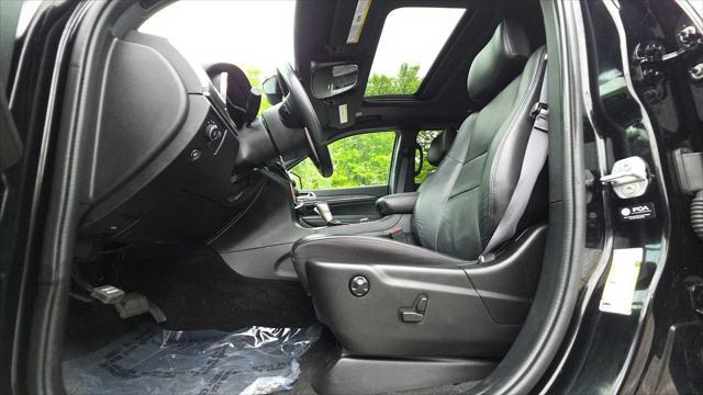 used 2021 Jeep Grand Cherokee car, priced at $31,990
