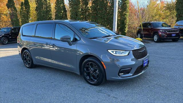 used 2022 Chrysler Pacifica Hybrid car, priced at $31,305