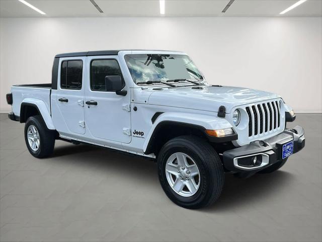 used 2022 Jeep Gladiator car, priced at $31,558