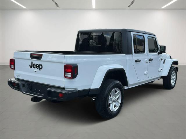 used 2022 Jeep Gladiator car, priced at $31,558