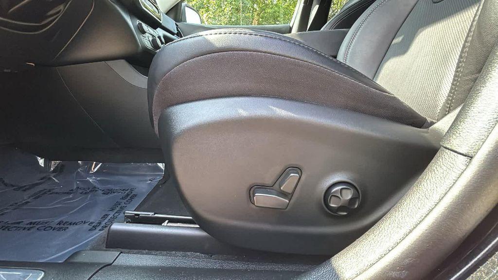 used 2021 Jeep Cherokee car, priced at $25,677