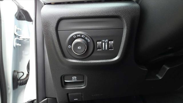 new 2025 Jeep Grand Cherokee car, priced at $49,722