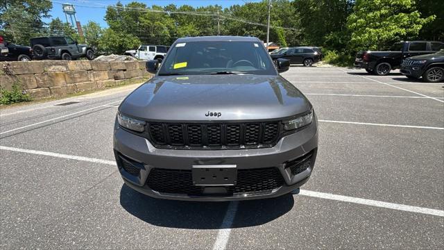 new 2025 Jeep Grand Cherokee car, priced at $51,385