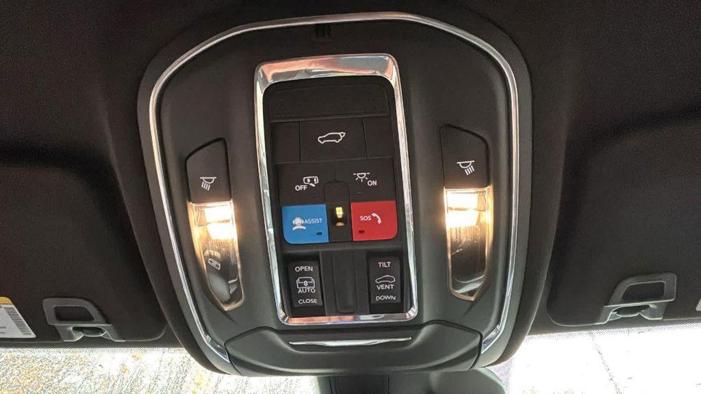 used 2022 Jeep Grand Cherokee car, priced at $32,277