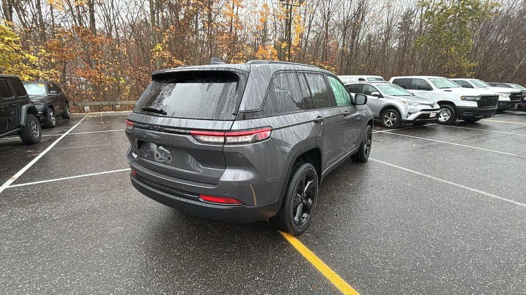 used 2022 Jeep Grand Cherokee car, priced at $32,277