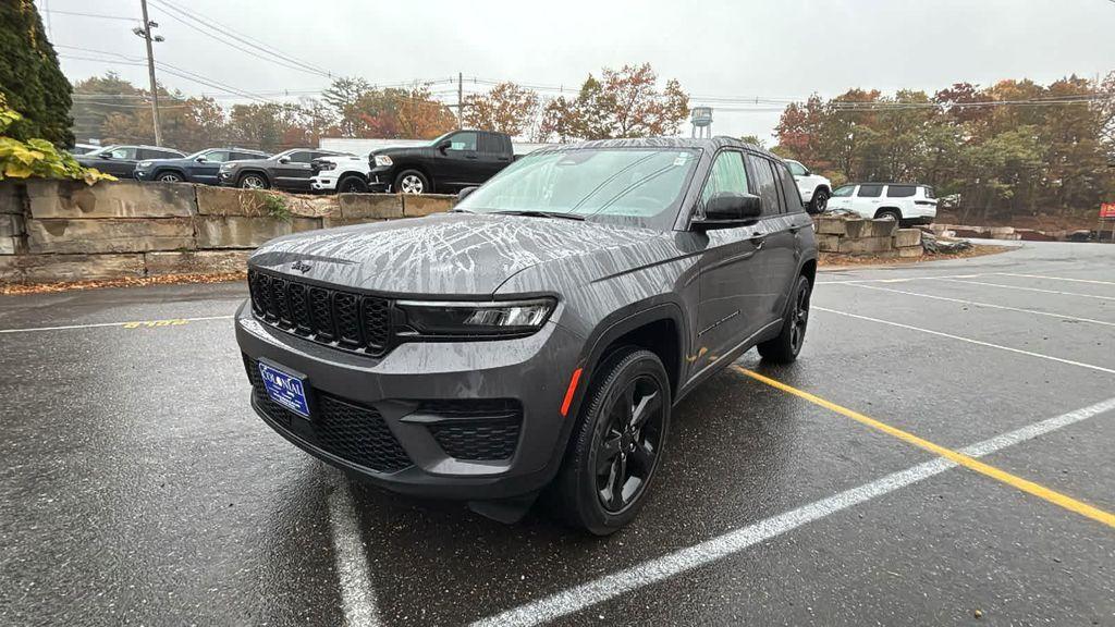 used 2022 Jeep Grand Cherokee car, priced at $32,277