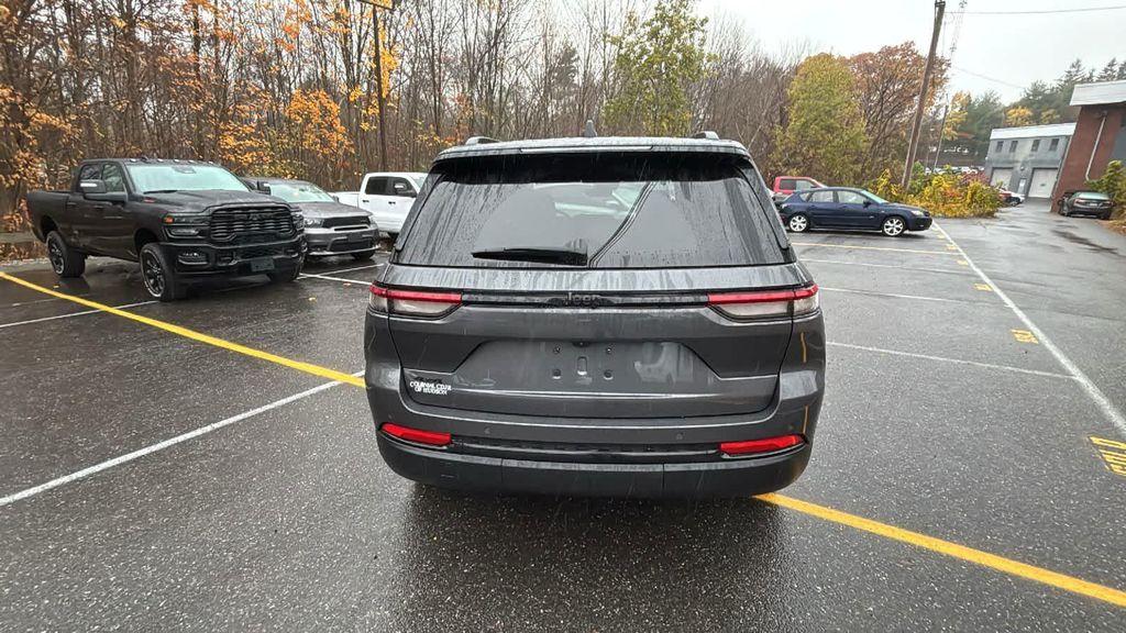 used 2022 Jeep Grand Cherokee car, priced at $32,277