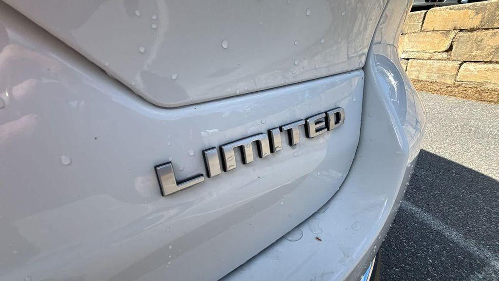 new 2025 Jeep Grand Cherokee car, priced at $49,781