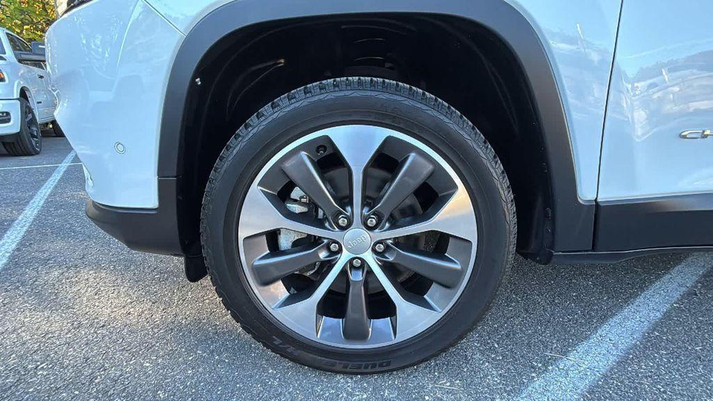 used 2022 Jeep Cherokee car, priced at $27,977