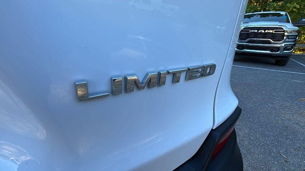 used 2022 Jeep Cherokee car, priced at $27,977