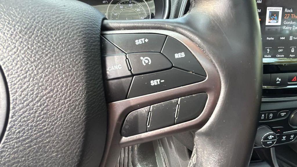 used 2019 Jeep Cherokee car, priced at $16,977