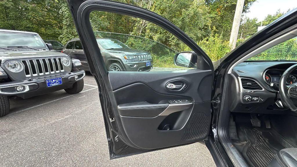 used 2019 Jeep Cherokee car, priced at $16,977