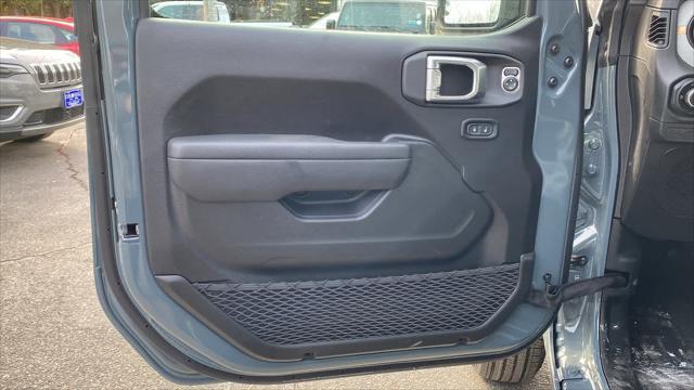 new 2025 Jeep Wrangler car, priced at $41,798
