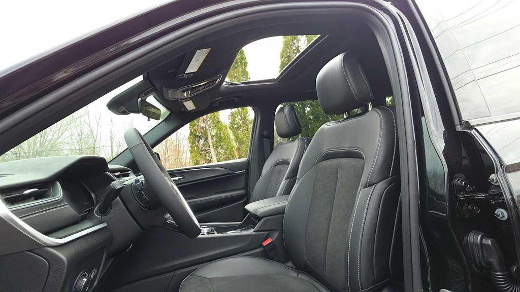new 2025 Jeep Grand Cherokee L car, priced at $48,648