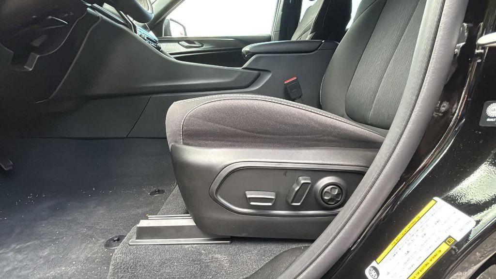 new 2025 Jeep Grand Cherokee L car, priced at $42,674