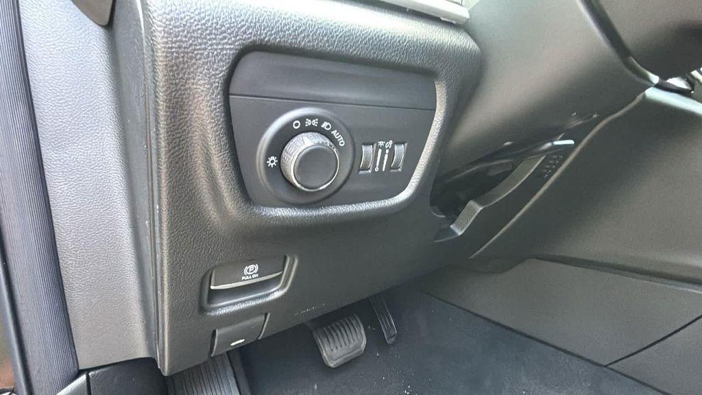 new 2025 Jeep Grand Cherokee L car, priced at $42,674