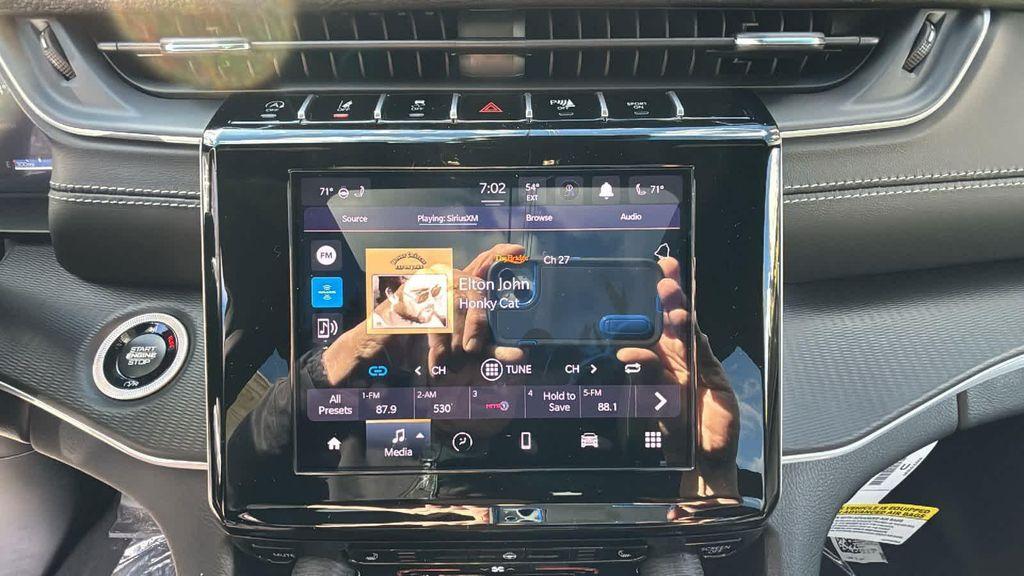 new 2025 Jeep Grand Cherokee car, priced at $40,447