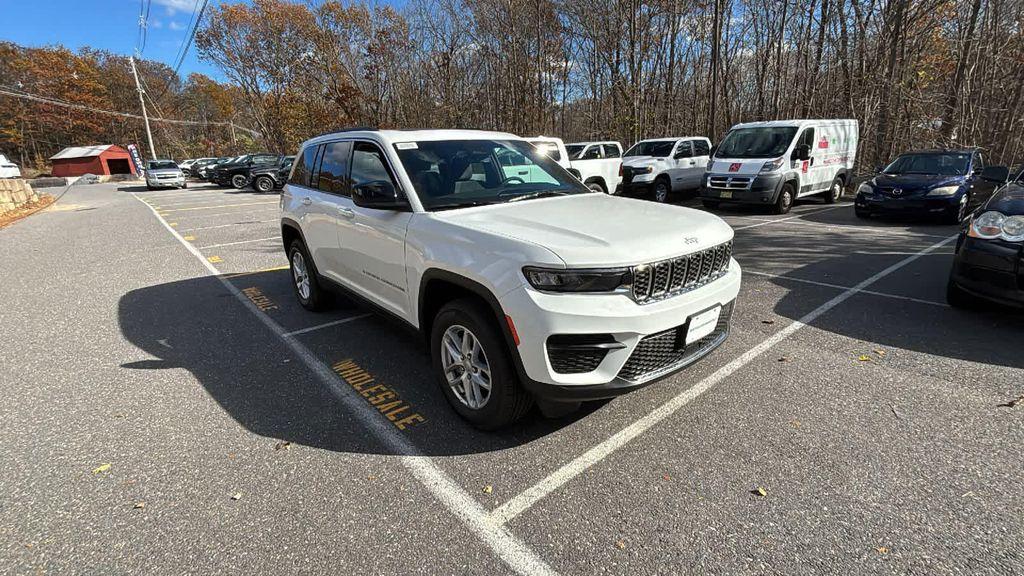 new 2025 Jeep Grand Cherokee car, priced at $40,447