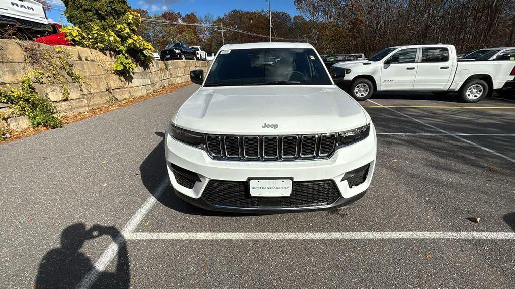 new 2025 Jeep Grand Cherokee car, priced at $40,447