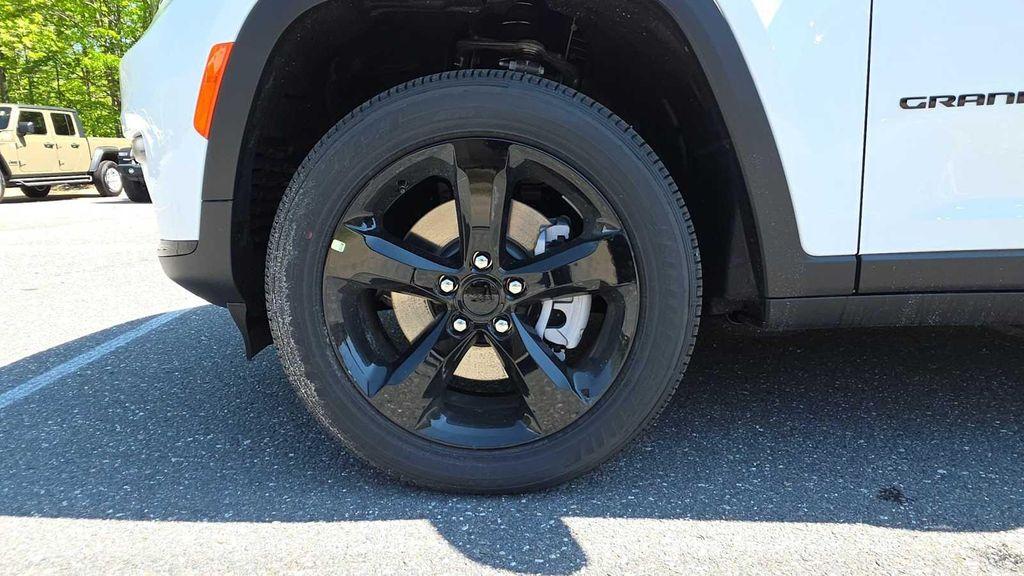 new 2025 Jeep Grand Cherokee L car, priced at $49,780