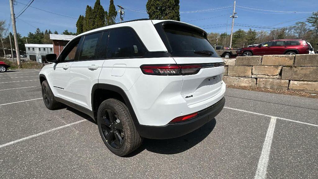 new 2025 Jeep Grand Cherokee car, priced at $48,818