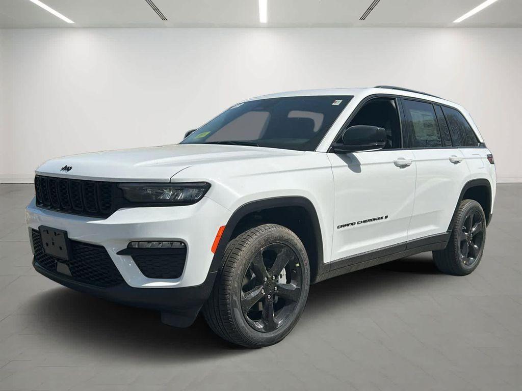 new 2025 Jeep Grand Cherokee car, priced at $48,818