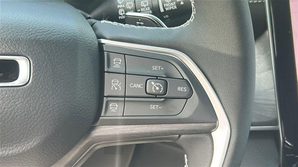 new 2025 Jeep Grand Cherokee car, priced at $48,818