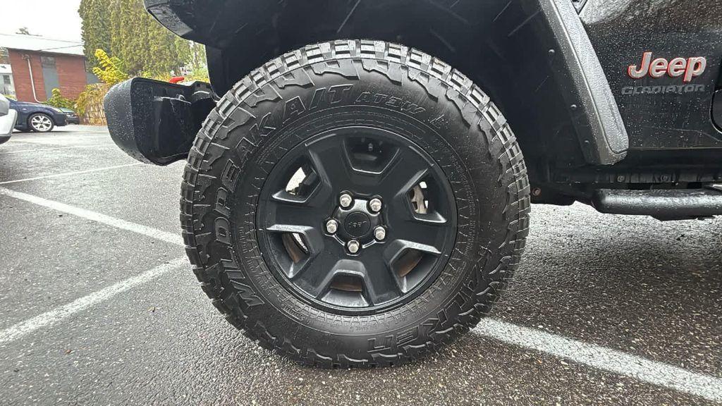 used 2022 Jeep Gladiator car, priced at $40,977