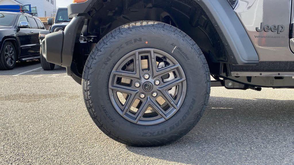 new 2025 Jeep Wrangler car, priced at $40,652