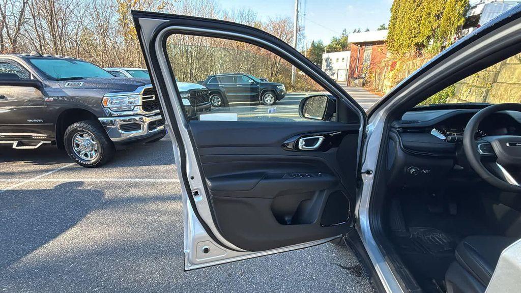 new 2026 Jeep Compass car, priced at $38,369