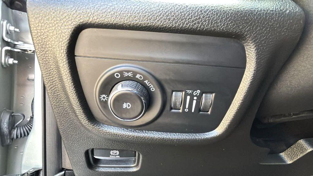 used 2022 Jeep Grand Cherokee car, priced at $33,250