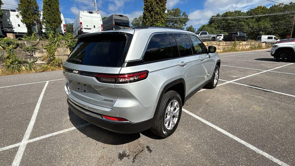 used 2022 Jeep Grand Cherokee car, priced at $33,250
