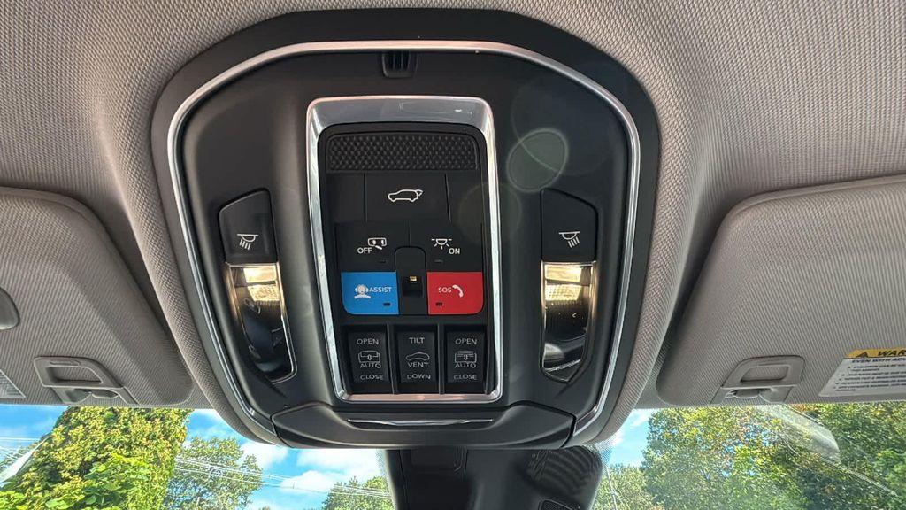 used 2022 Jeep Grand Cherokee car, priced at $33,250
