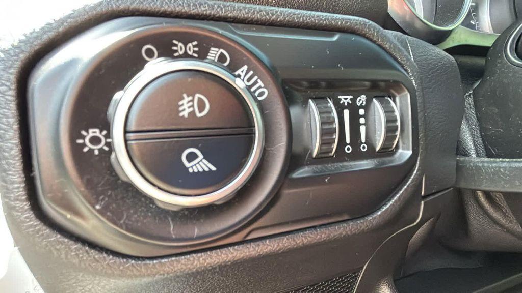 used 2021 Jeep Gladiator car, priced at $38,877