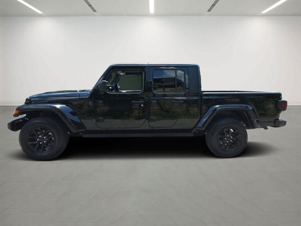 used 2022 Jeep Gladiator car, priced at $34,784