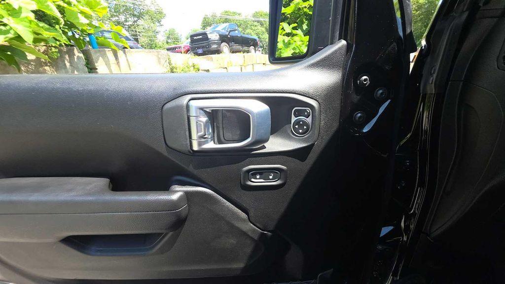 used 2022 Jeep Gladiator car, priced at $34,784