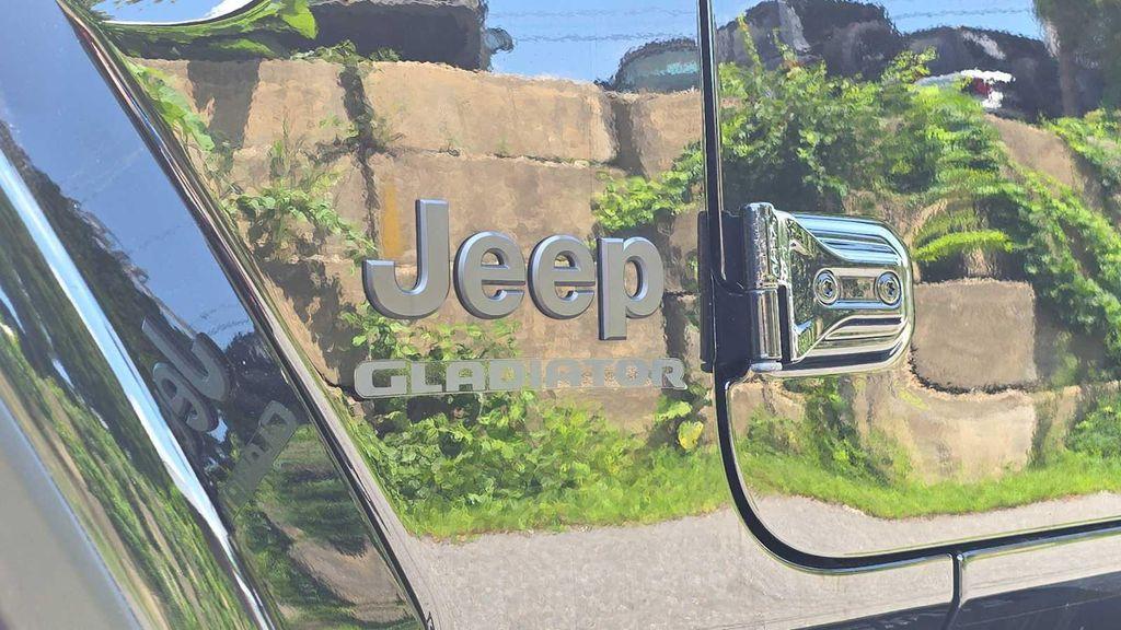 used 2022 Jeep Gladiator car, priced at $34,784