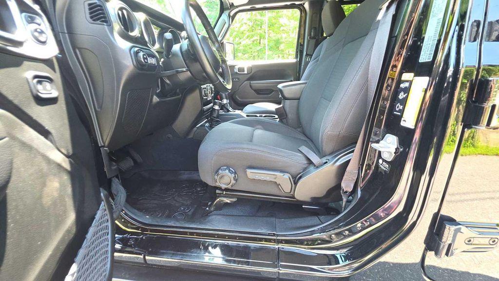 used 2022 Jeep Gladiator car, priced at $34,784