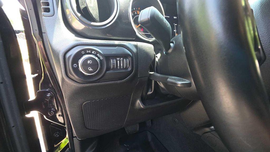 used 2022 Jeep Gladiator car, priced at $34,784