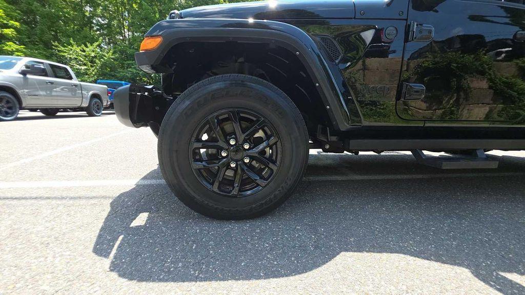 used 2022 Jeep Gladiator car, priced at $34,784